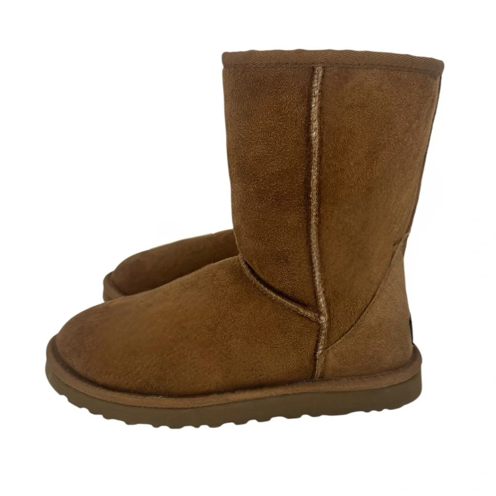 UGG Classic Short Chestnut Boots
